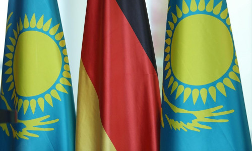 Flagge von Kasachstan (Archiv)
