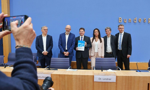 Gemeinschaftsdiagnose der Wirtschaftsforschungsinstitute Herbst 2026 am 24.09.2026