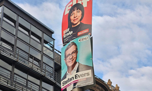 Wahlplakate für die Abgeordnetenhauswahl 2026 mit Elif Eralp und Stefan Evers (Archiv)