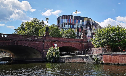 Bundespräsidialamt an der Moltkebrücke (Archiv)