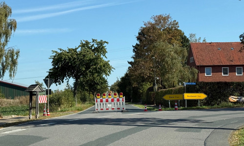Die K214 bei Nordassel ist für die Unfallaufnahme gesperrt.