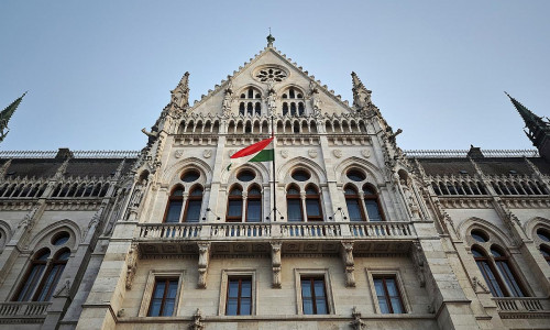 Ungarns Parlament (Archiv)