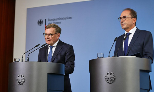 Johann Wadephul und Alexander Dobrindt am 01.09.2026