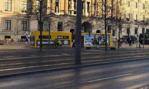 Im Frühjahr standen die Bundeswehr-Container schon vor dem Braunschweiger Schloss.