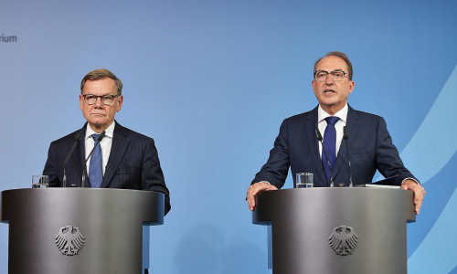 Johann Wadephul und Alexander Dobrindt am 01.09.2026