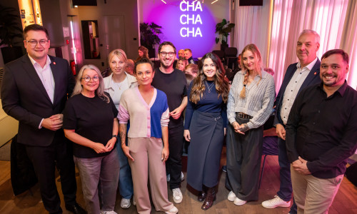 Oberbürgermeister Dr. Thorsten Kornblum, Engagementberaterin Marion Thomsen, Vajda Lüneburg, Larissa Morcillo (beide Agentur pure:absicht), Moderator Falk-Martin Drescher (Call the Dude GmbH), Kunstberaterin und Kuratorin Amar A. Zahr, Kim Lange (Call the Dude GmbH), Jörg Meyer und Stefan Gediga (beide Braunschweig Zukunft GmbH) (v. li.).