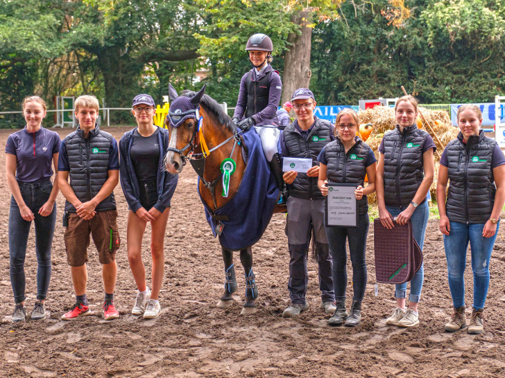 Preisverleihung "Fair geht vor" mit der Jury aus Jugendlichen des Vereins. Fotos: Verein RSG Asse