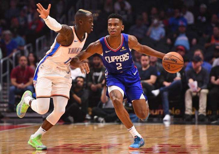 Dennis Schröder (re.) verteidigt hier Clippers-Flügel Shai Gilgeous-Alexander. Foto: imago/Icon SMI
