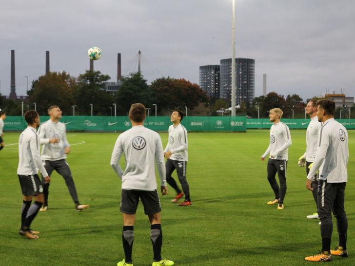 Wichtige Vergleiche stehen den Akteuren des VfL – hier beim Training – bevor. Foto: VfL Wolfsburg