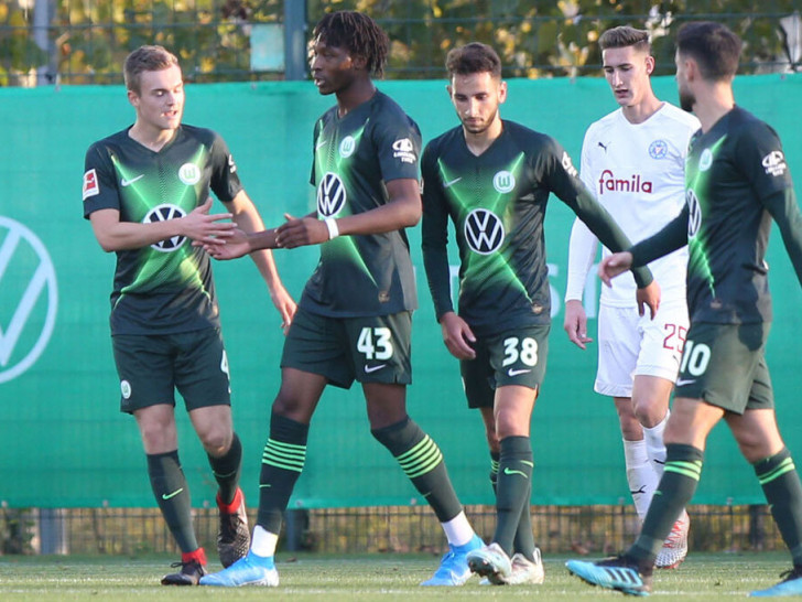 Mamoudou Karamoko (2.v.l.) erzielte den Ausgleich nach feiner Vorarbeit von Luca Horn. Foto: imago/regios24