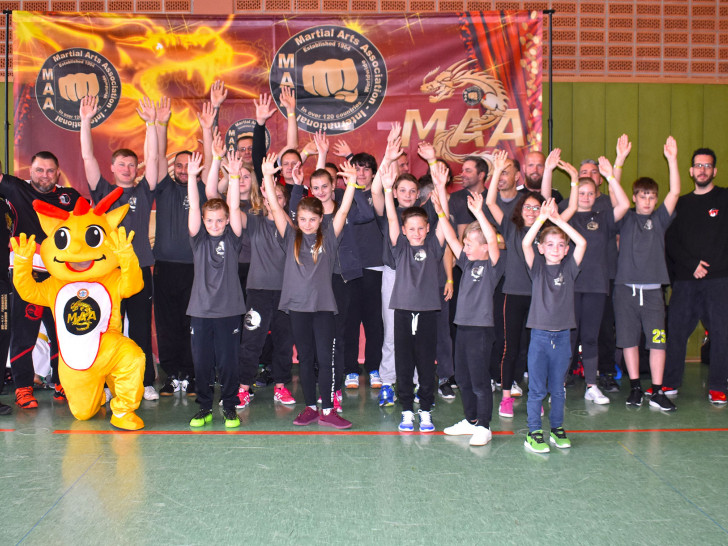 Martial Arts Group Wolfenbüttel mit Chairman Weltverband MAA International Großmeister Bernd Höhle und Sifu Lothar Kniebel (li.). Foto: Team MAG/privat