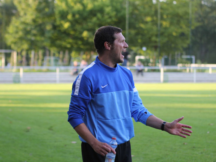 Nachwuchscheftrainer und U19-Coach Sascha Eickel bleibt bis 2019. Foto: Frank Vollmer