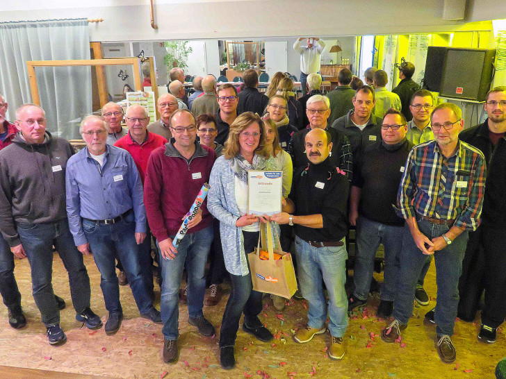 Sylvia Pioßek, stellvertretende Vorsitzende des KSB Salzgitter, wurde als Vereinsheldin überrascht. Foto: Klemm