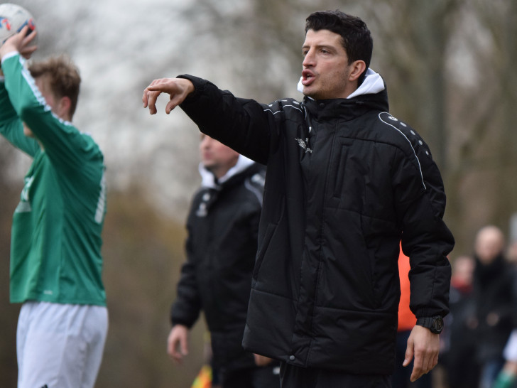 Gertjan Durishti soll das Team als Trainer alleine in der Landesliga halten. Foto: Moritz Eden