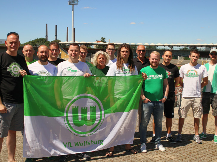 Die VfL-Fans setzen sich weiter für die Erhaltung der Tradition ein. Foto: Fanfotos.net