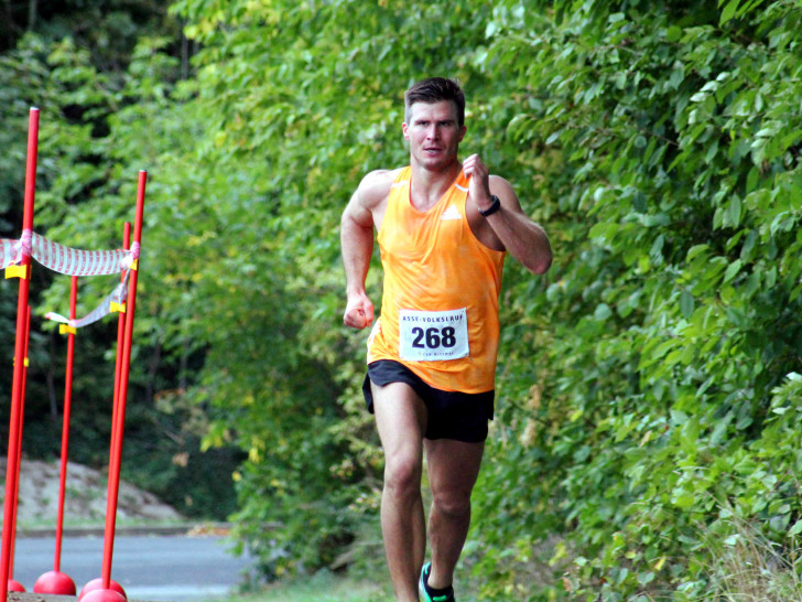 Sieger über 5,1 Kilometer, Jan-Hauke Meyer.
Foto:Bernd-Uwe Meyer

