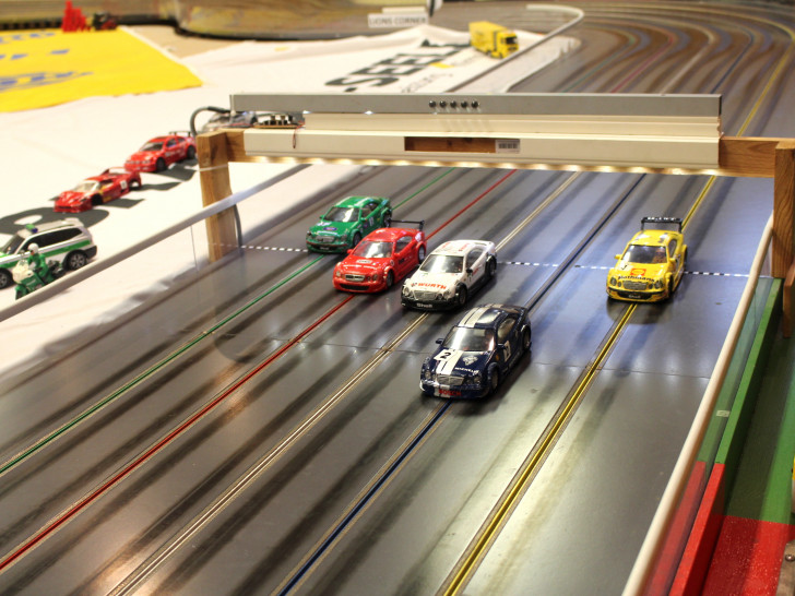 Die Slot-Car-Bahn wird nicht nur für offizielle Rennen sondern auch für Events genutzt.  Foto: Alexander Dontscheff