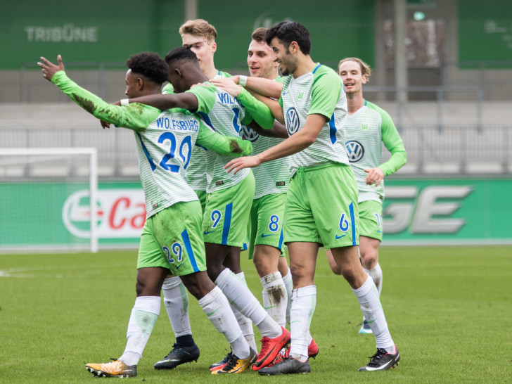 Der VfL Wolfsburg steht im Pokalfinale der A-Junioren. Foto: Jan Helbig/PresseBlen.de