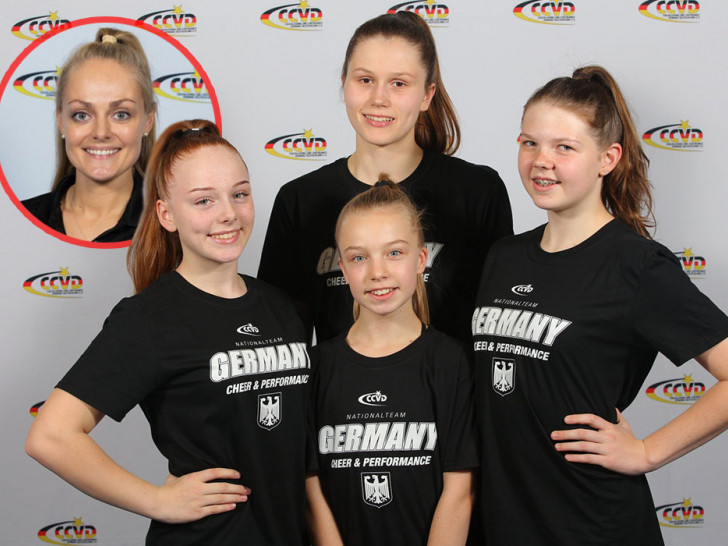 Gleich 12 Sportlerinnen des MTV Braunschweig fahren zur Cheerleading WM 2020 mit Trainerin Saskia Klein (kleines Foto).