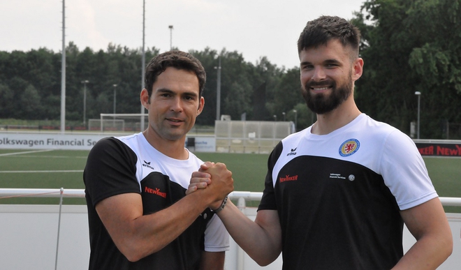 Michael Duda bleibt mindestens drei weitere Jahre. Foto: eintracht.com