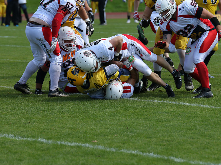 Die Defense der Lions tat sich schwer das Laufspiel der Elmshorner zu stoppen. Foto: Fabian Uebe/1.FFC Braunschweig
