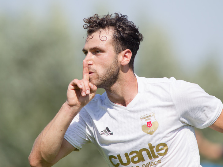 Matchwinner: Okan Uysal traf doppelt für den Türkischen Sportclub. Foto: Reinelt/PresseBlen.de