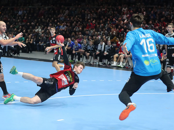 Der MTV Braunschweig alte sich in der ausverkauften Volkswagen Halle den Derbysieg. Fotos: Agentur Hübner 