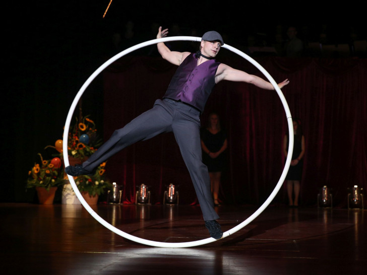 Cyr Wheel Weltmeister Hauke Narten. Foto: Felix Kuntoro