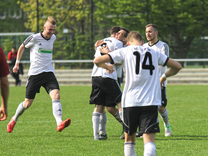 Dranbleiben lautet die Devise: BSC Acosta. Foto: Vollmer