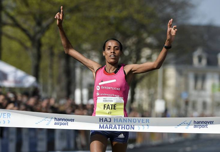 Fate Tola bei ihrem Hannover Marathon-Erfolg in diesem Jahr. Foto: imago/Iarasch