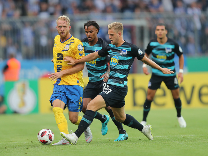 Auch in der ersten Runde des letztjährigen DFB-Pokals trafen die Löwen auf die "Alte Dame". Foto: Agentur Hübner/Archiv