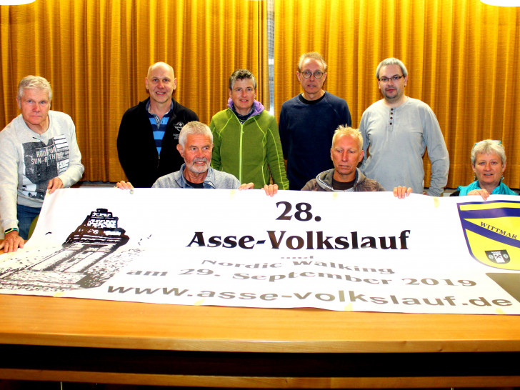 Uwe Kuhlmann, Jens Ike, Manfred Ciomek, Bettina Börgmann, Werner Bothe, Stefan Michalik, Niels Neumann, Carmen Michalik. Foto: Bernd-Uwe Meyer
