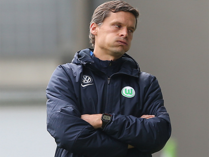 Harte Aufgabe Schlusslicht: Wolfsburgs U23-Coach Rüdiger Ziehl. Foto: Agentur Hübner
