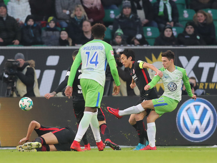Wiedersehen in China: VfL Wolfsburg und Eintracht Frankfurt. Foto: Agentur Hübner/Archiv