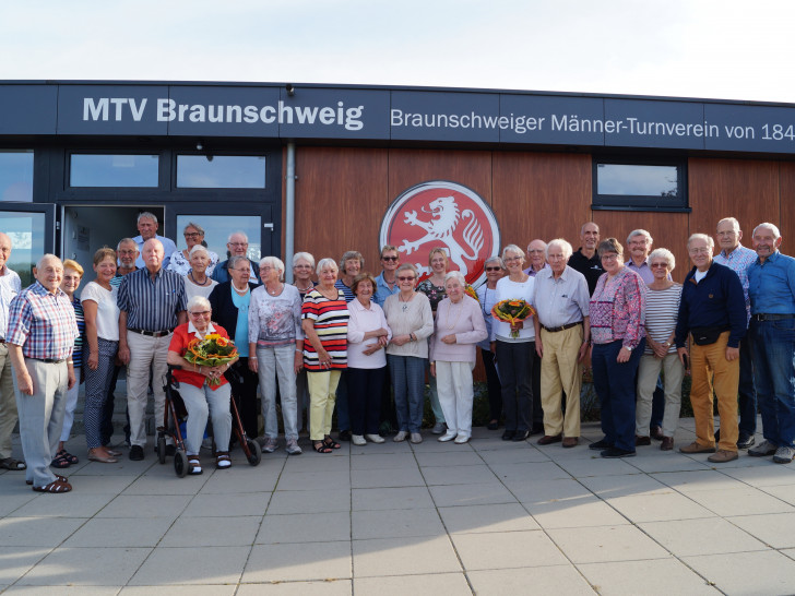 Zum 33. Mal trafen sich die Mitglieder mit mehr als 50-jähriger Vereinszugehörigkeit, um einen geselligen Nachmittag mit Kaffee und Kuchen zu verbringen. Foto: MTV 
