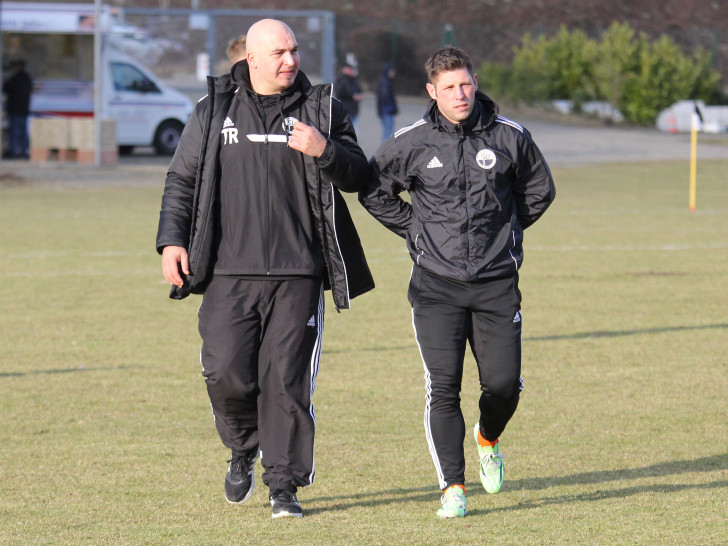 "Charly" Melaouah als Coach des SV Schwarzer Berg (links), hier mit Co-Trainer André Laube. Foto: Frank Vollmer