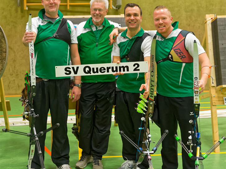 Siegreich an die Tabellenspitze: Frank Keune, Trainer Adolf Kemper, Jens Winkler und André Floto. Foto: NSSV/privat