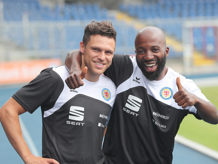 Gesichter der letzten zehn Jahr: Mirko Boland und Domi Kumbela. Nun gehen sie und nehmen acht Spieler mit. Foto: Agentur Hübner