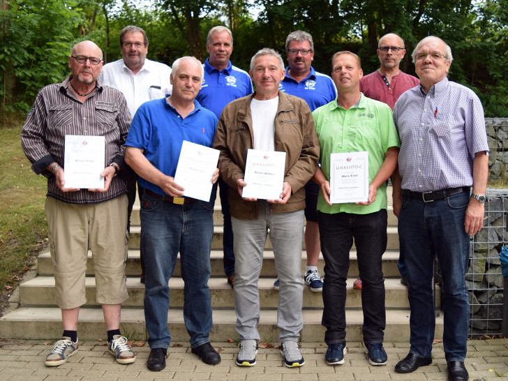 hinten v.l.n.r.: Wolfgang Fisch; Christian Biel; Thomas Krauel; Michael Wehling; vorn v.l.n.r.: Helmut Gloger; Michael Ebe; Werner Schwarz; Mario Tietze; Joachim Ren. Foto: Hans-Heinrich Brandes.
