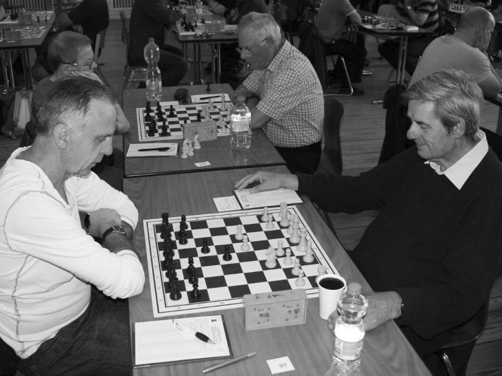 Georg Merettig (re.) bei den Lessing Open 2016 gegenn Josef Wittkowski. Foto: Caissa WF