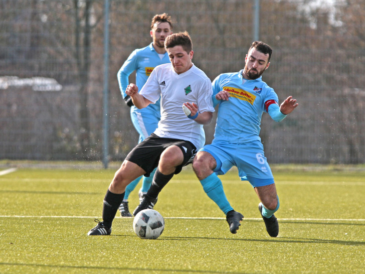 Am 26. Spieltag mit Lupo II noch gegen Dustin Reich (li.) und den SSV: Andrea Russo. Foto: Frank Vollmer