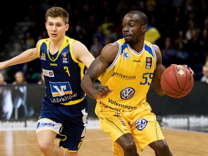 Jermaine Anderson und die Basketball Löwen hoffen gegen Göttingen auf den ersten Heimsieg seit zwei Monaten. Foto: Helbig/SFBS