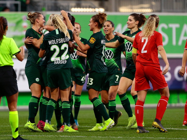 Erneut ein deutlicher Sieg für die Fußball-Frauen des VfL Wolfsburg. Fotos: Michael Täger