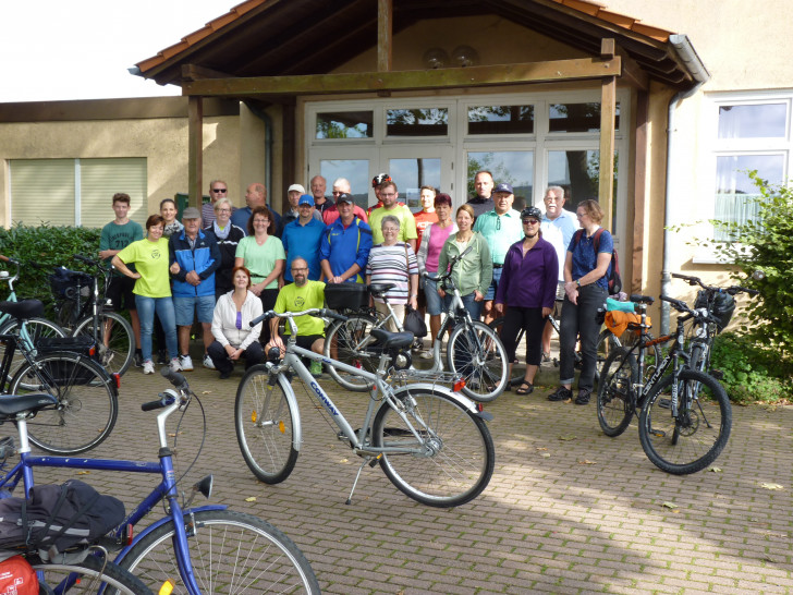 Mit dem Fahrrad ging es durch die Samtgemeinde Nordelm. Foto: Verein