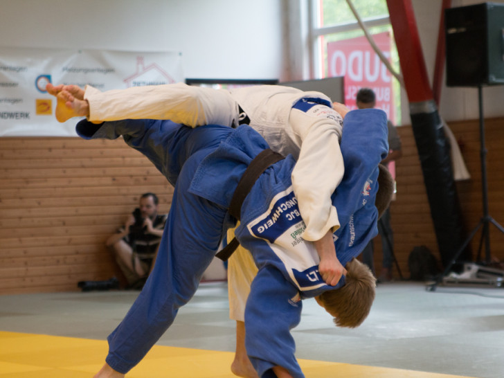Der Braunschweiger Judo Club zeigte sich mit guten Leistungen, oft fehlte es knapp am entscheidenen Abschluss. Fotos: Jens Bartels