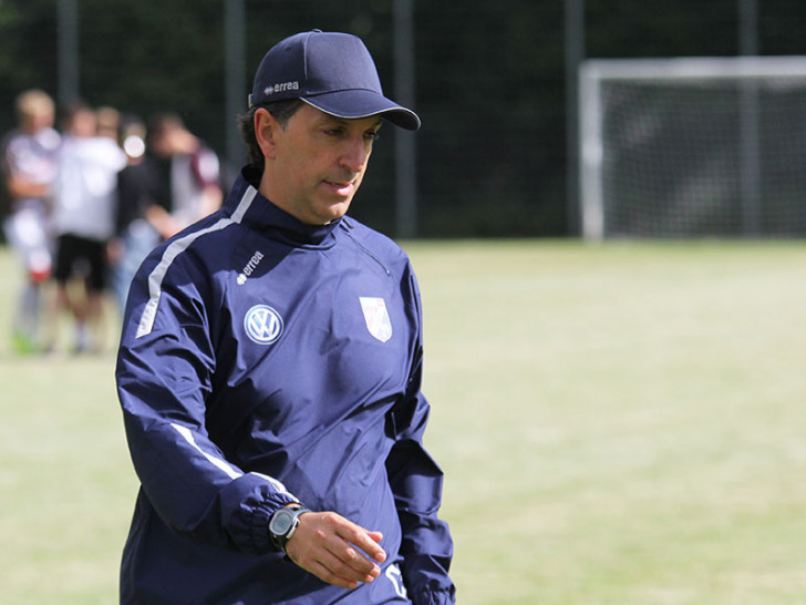 Auf direktem Weg in Richtung Regionalliga Nord: Trainer Coppi. Foto: Frank Vollmer