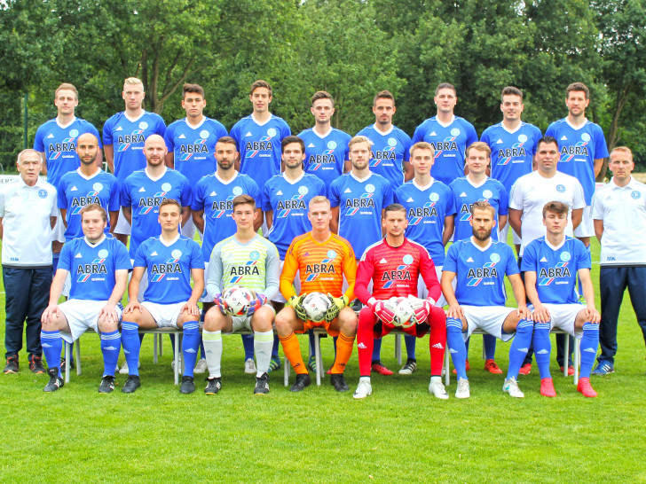 Frühstarter: Der Lehndorfer TSV ist seit der vergangenen Woche im Training. Hier ist der Kader. Foto: Lehndorfer TSV