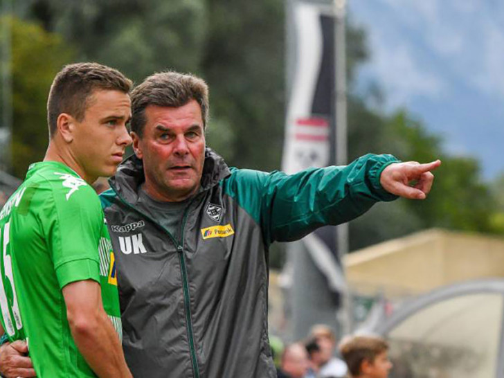 Mike Feigenspan, hier mit Fohlen-Cheftrainer Dieter Hecking, ist jetzt ein Löwe. Foto: imago
