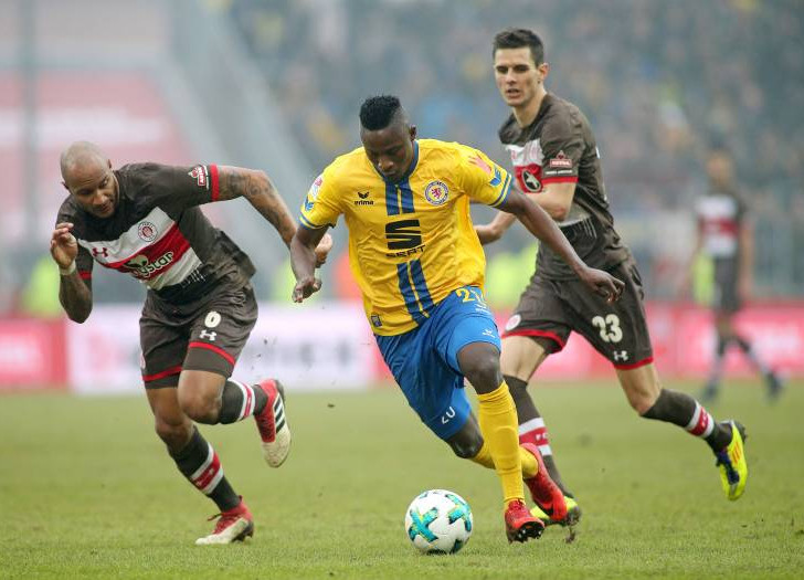 Eintracht-Stürmer Suleiman Abdullahi scheiterte zweimal am Pfosten. Foto: imago/Eibner