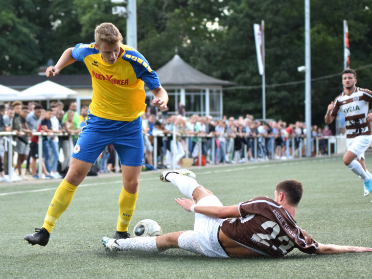 Eintrachts U19 siegte souverän auf dem Kunstrasen im Turner-Stadion. Fotos: Moritz Eden